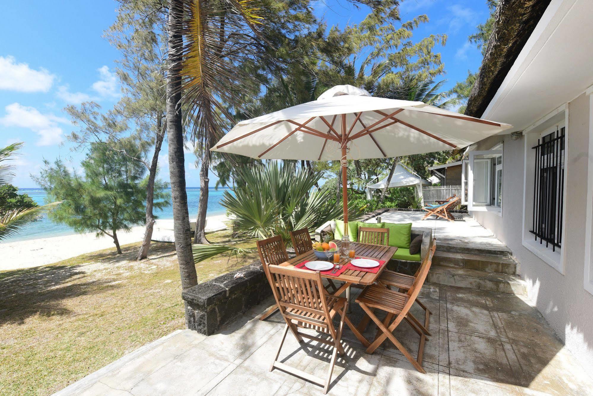 Veloutier Blanc Beachfront Villa By Staymauritius Esterno foto