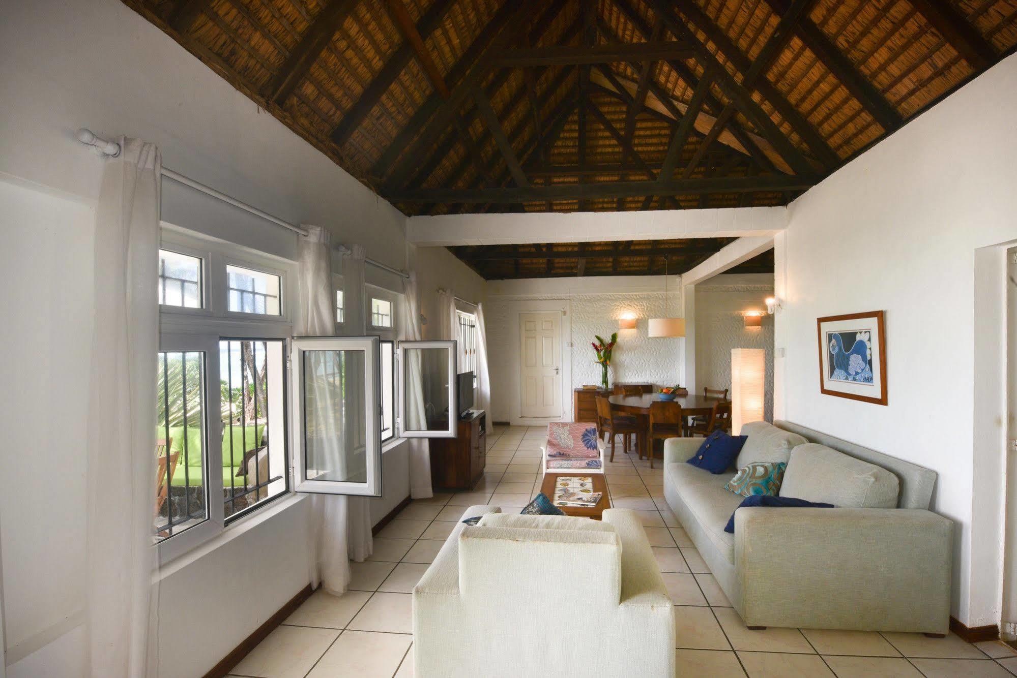 Veloutier Blanc Beachfront Villa By Staymauritius Esterno foto