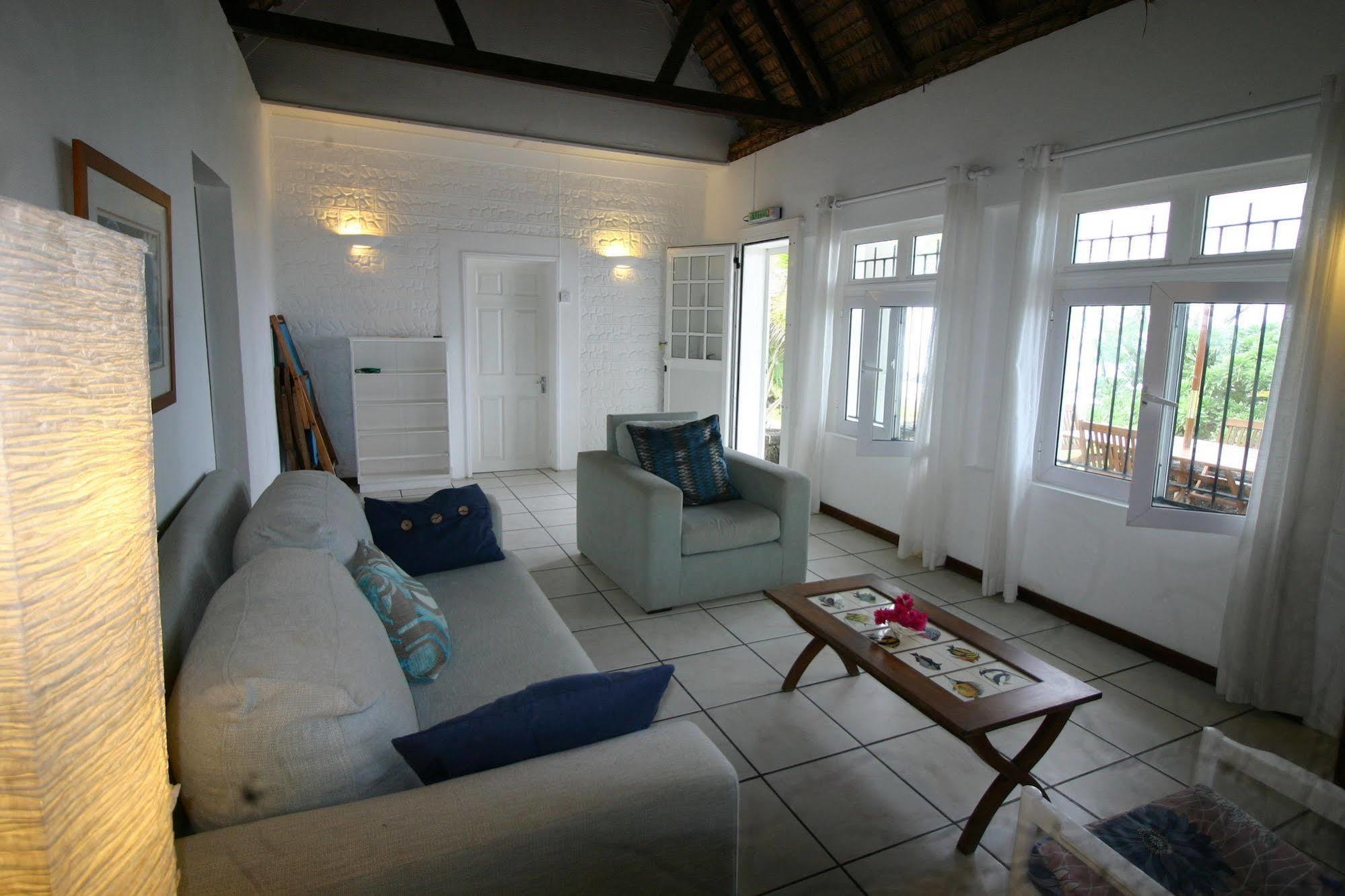 Veloutier Blanc Beachfront Villa By Staymauritius Esterno foto