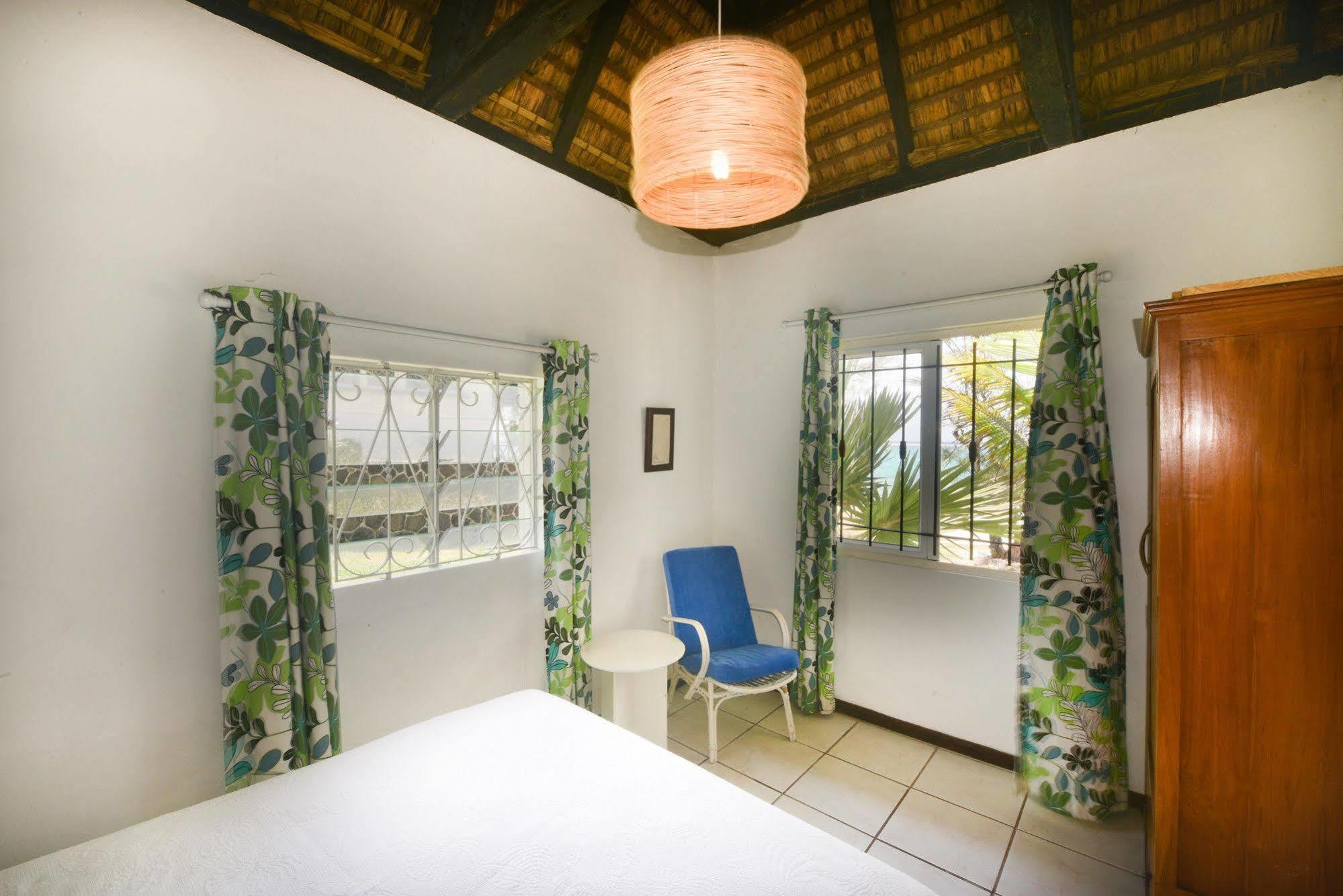 Veloutier Blanc Beachfront Villa By Staymauritius Esterno foto