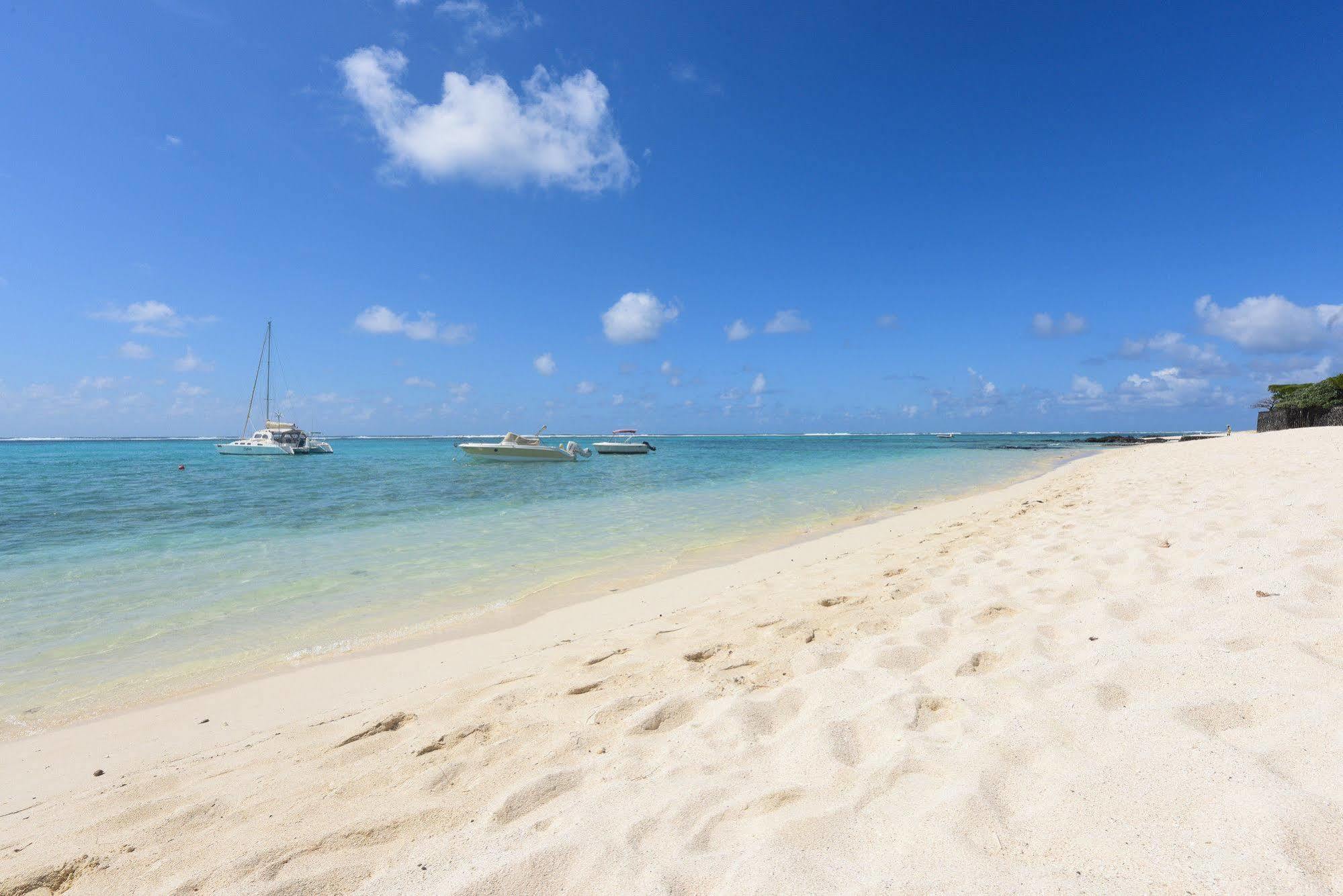 Veloutier Blanc Beachfront Villa By Staymauritius Esterno foto